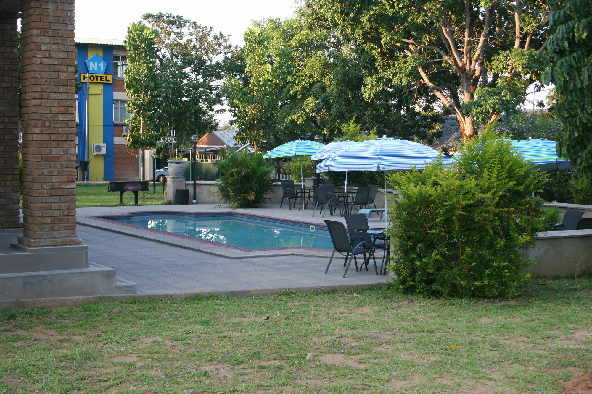 N1 Hotel & Campsite Victoria Falls Exterior photo